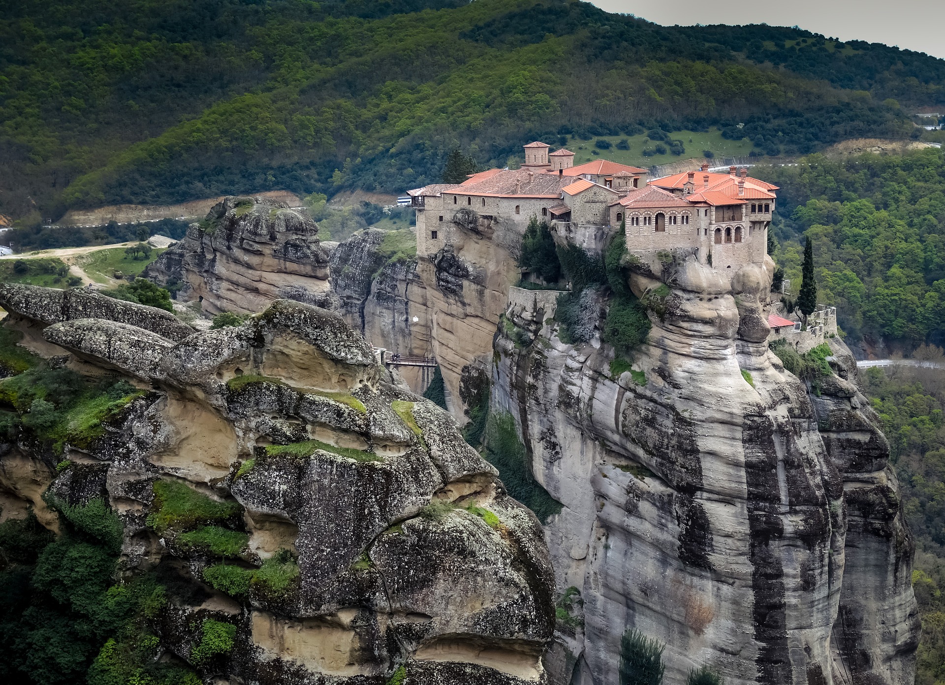 meteora-2235806_1920